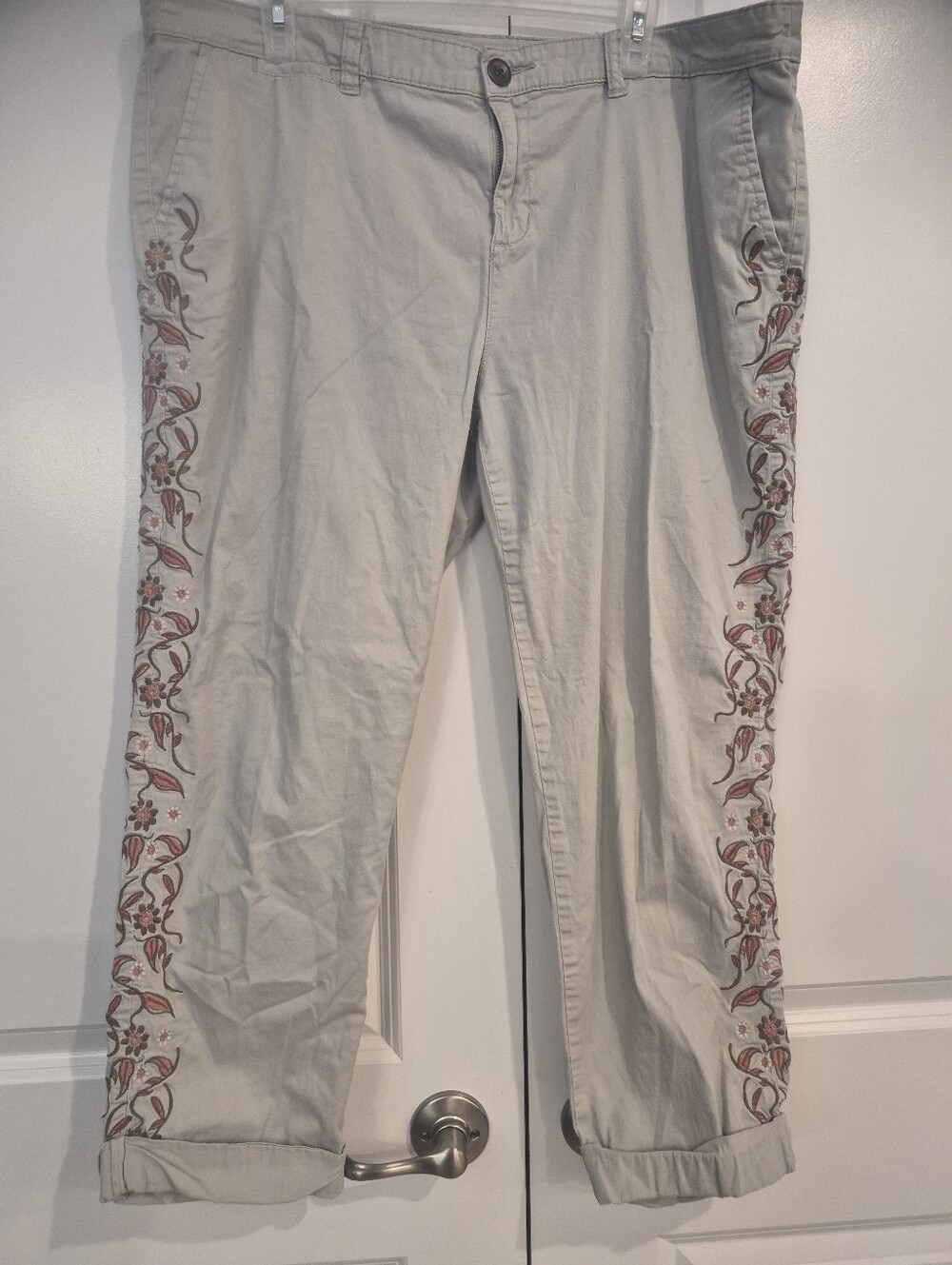 Embroidered Side-Panel Khaki Pants with Floral Trim size 17  style &Co